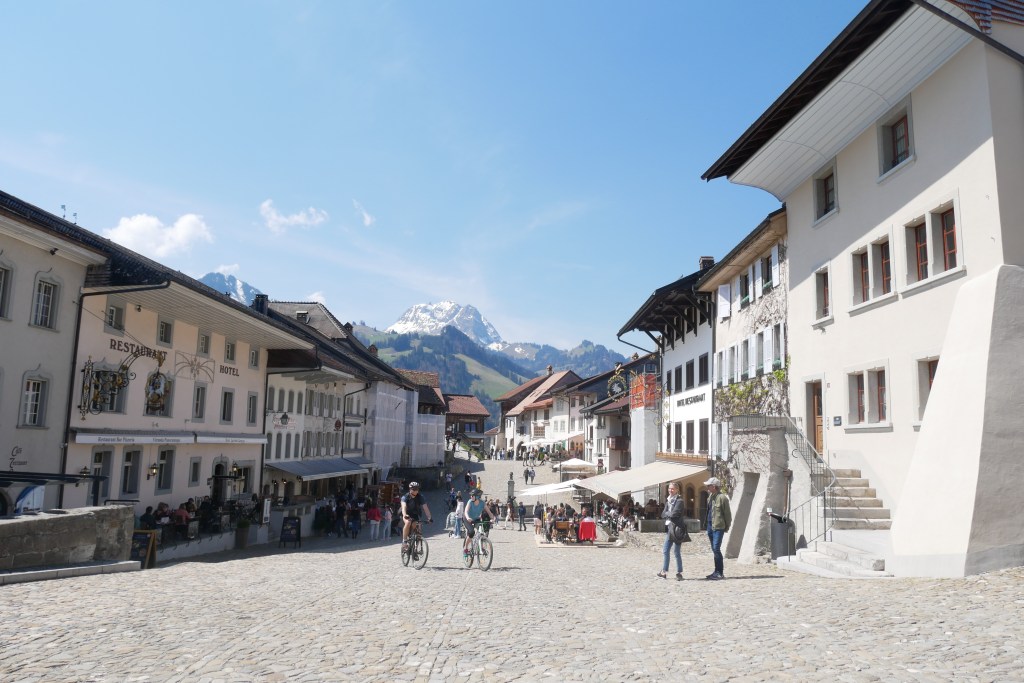 rue principale de Gruyères