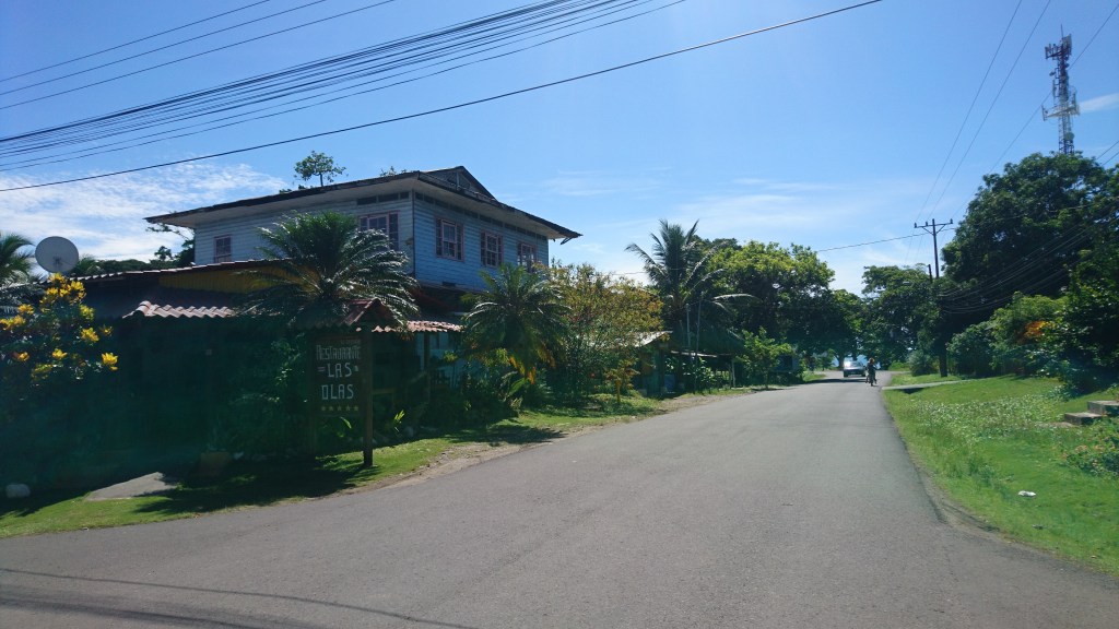 rue village Cahuita