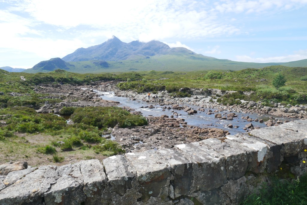sligachan old bridge rivière Cuillins Hill en fond