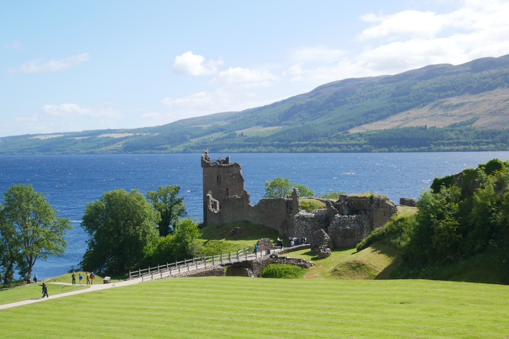 Urquhart castle loch Ness