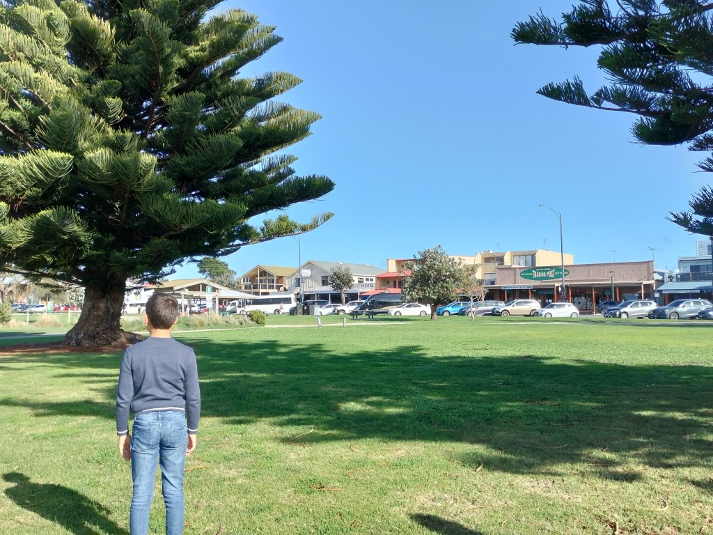 enfant dans parc à Apollo Bay