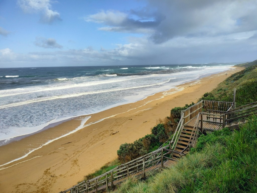 escaliers descendant sur logan beach 