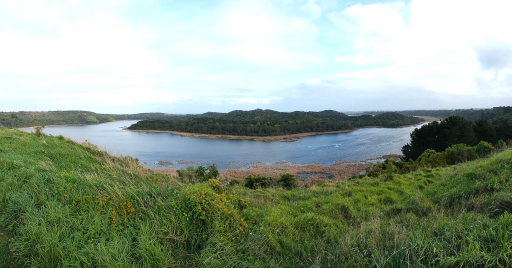 panorama lac tower hill wildlife reserve