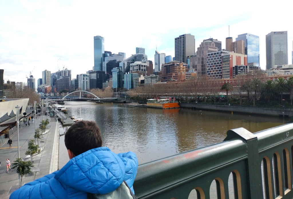 Vue depuis Princes Bridge Yarra river buildings Melbourne
