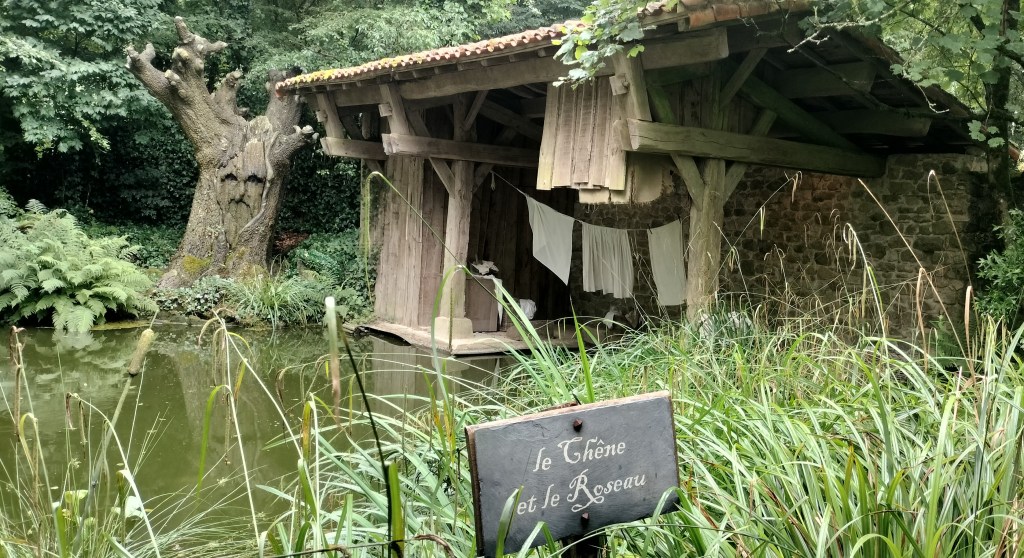 Mise en scène le chêne et le roseau Jardin de la Fontaine Puy du Fou