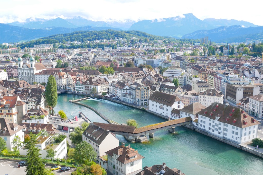 Vue de Lucerne depuis la tour Männliturm