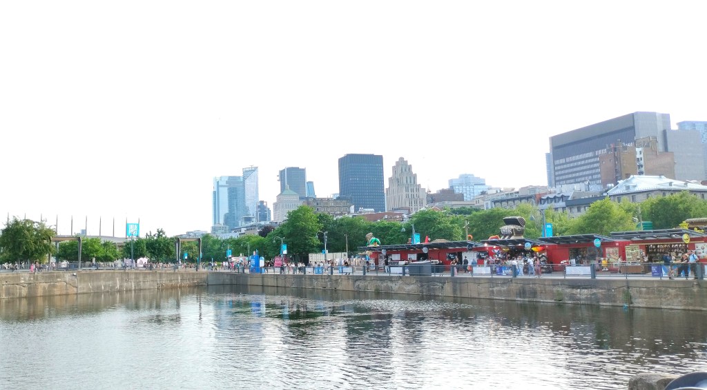 Echoppes sur le vieux port de Montréal