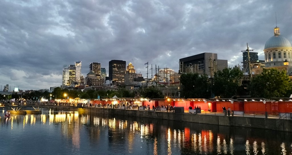 Vieux port de Montréal de nuit