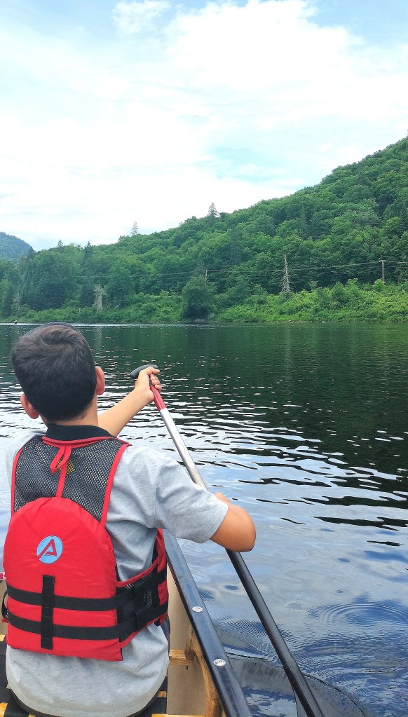 Canot sur la rivière parc national de la Jacques-Cartier
