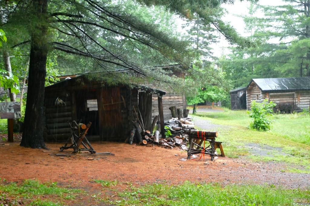 Maisons dans le village du bûcheron Grandes-Piles Québec Mauricie