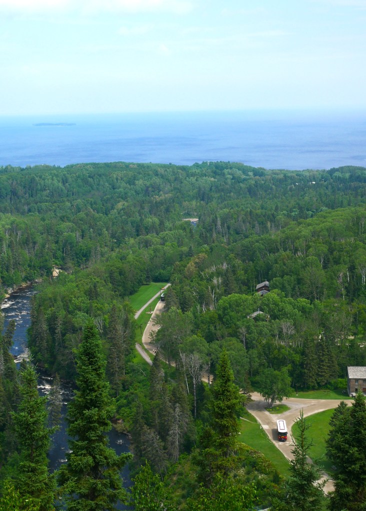 Vue depuis village historique de Val-Jalbert lac Saint-Jean Québec