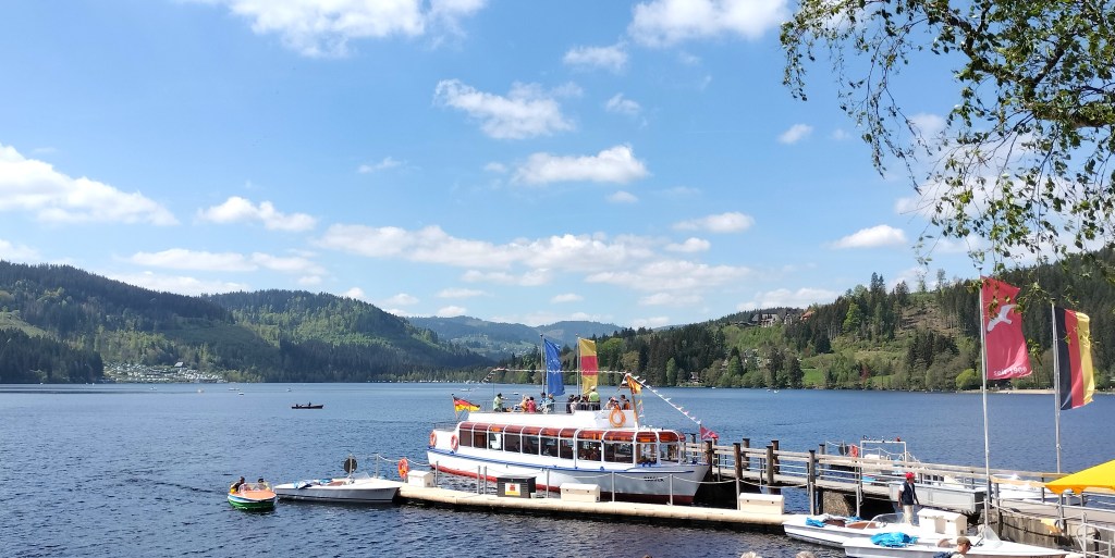 Bateau sur le lac Titisee