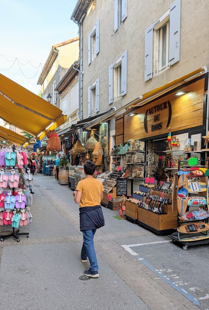 Vallon-Pont-d'Arc rue commerçante