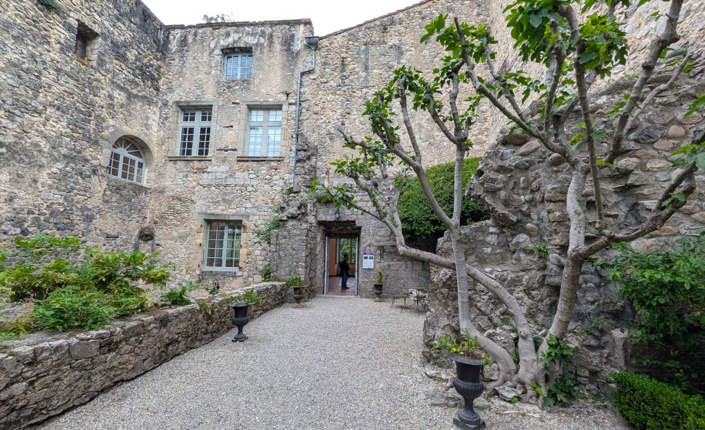 Château village Vogüé